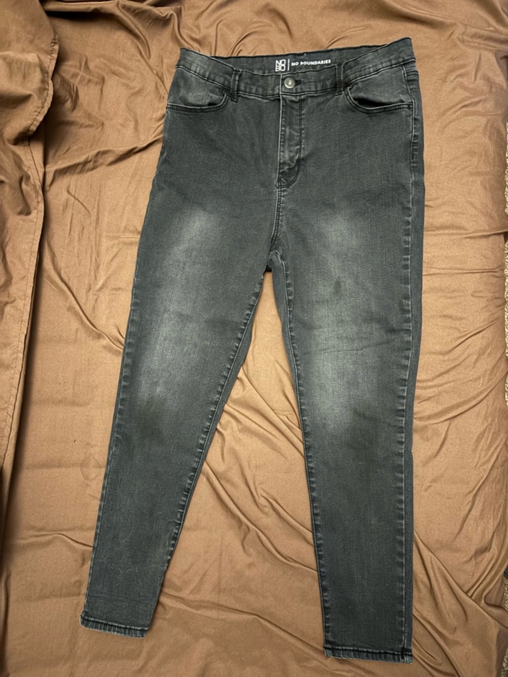 No Boundaries Women's Charcoal Black Faded High-Rise Jeggings